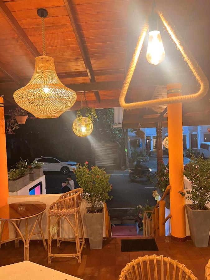 Hummus Hostel Hikkaduwa Ngoại thất bức ảnh