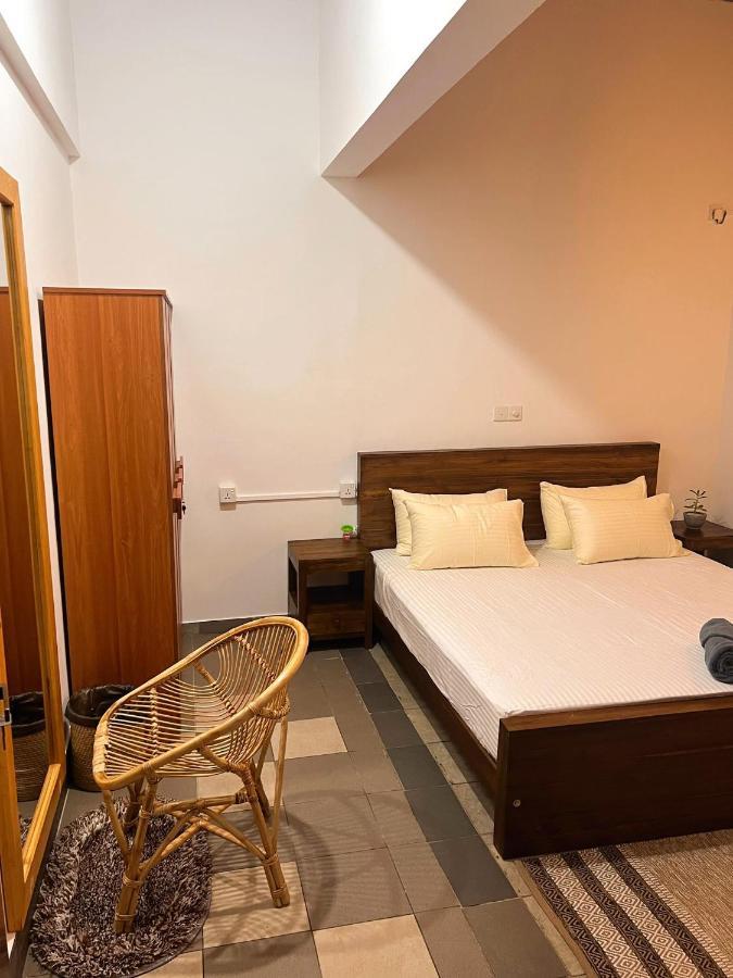 Hummus Hostel Hikkaduwa Ngoại thất bức ảnh