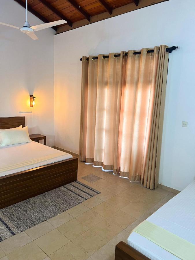Hummus Hostel Hikkaduwa Ngoại thất bức ảnh