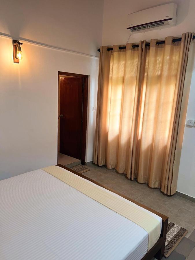 Hummus Hostel Hikkaduwa Ngoại thất bức ảnh