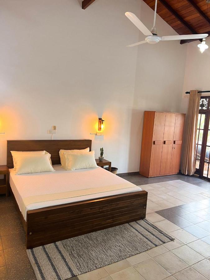 Hummus Hostel Hikkaduwa Ngoại thất bức ảnh