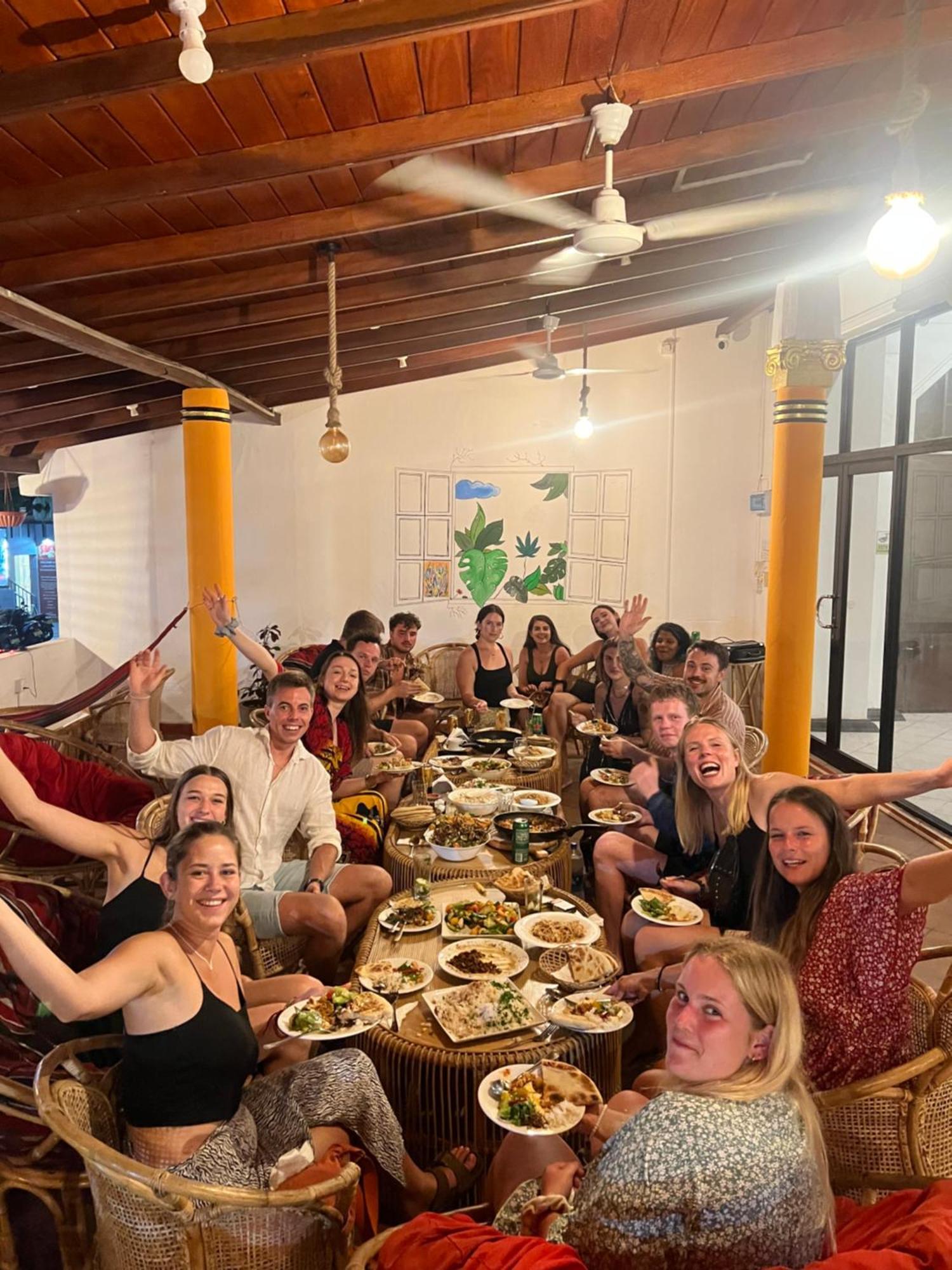 Hummus Hostel Hikkaduwa Ngoại thất bức ảnh