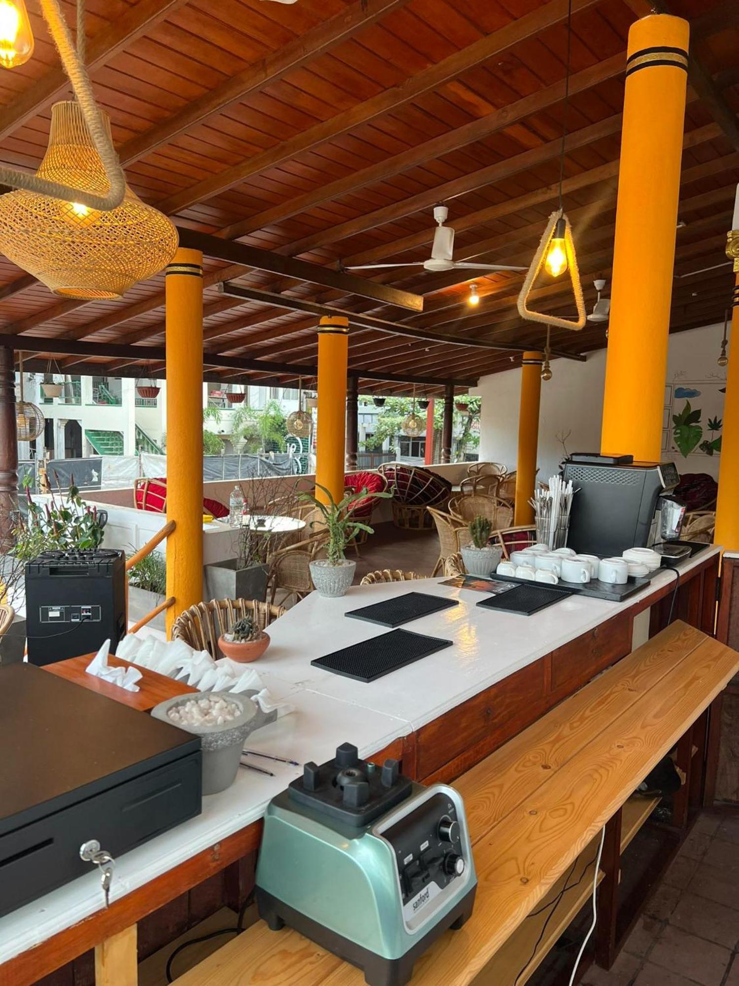 Hummus Hostel Hikkaduwa Ngoại thất bức ảnh