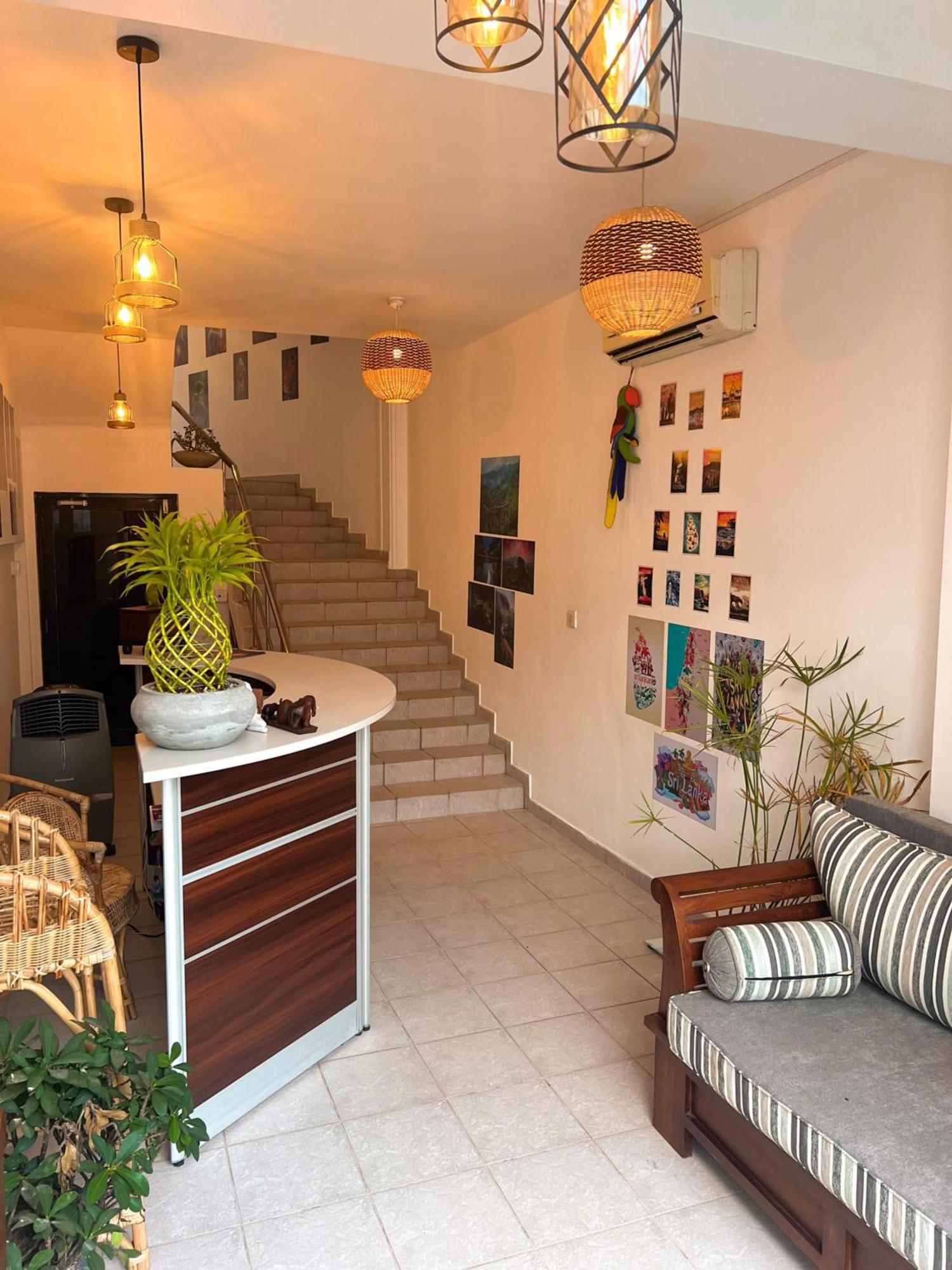 Hummus Hostel Hikkaduwa Ngoại thất bức ảnh