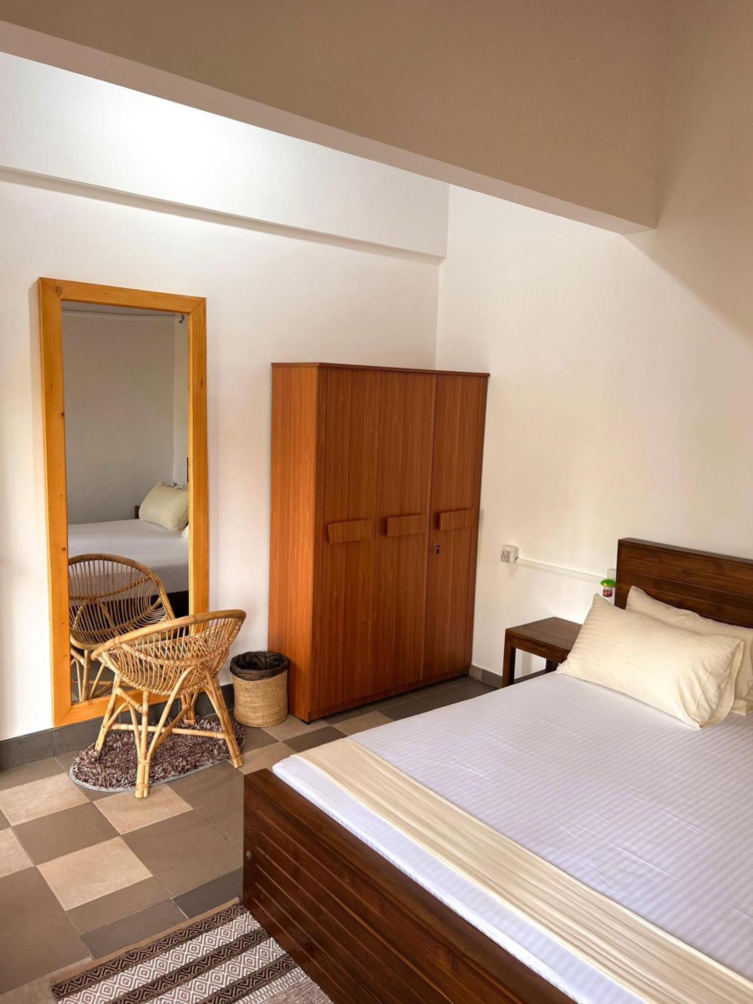 Hummus Hostel Hikkaduwa Ngoại thất bức ảnh