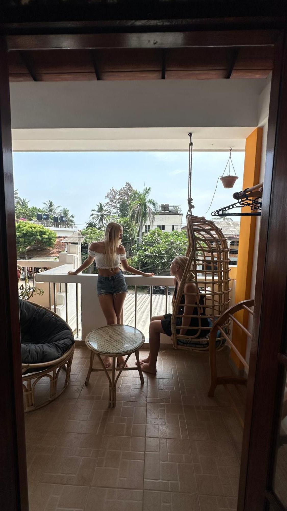 Hummus Hostel Hikkaduwa Ngoại thất bức ảnh