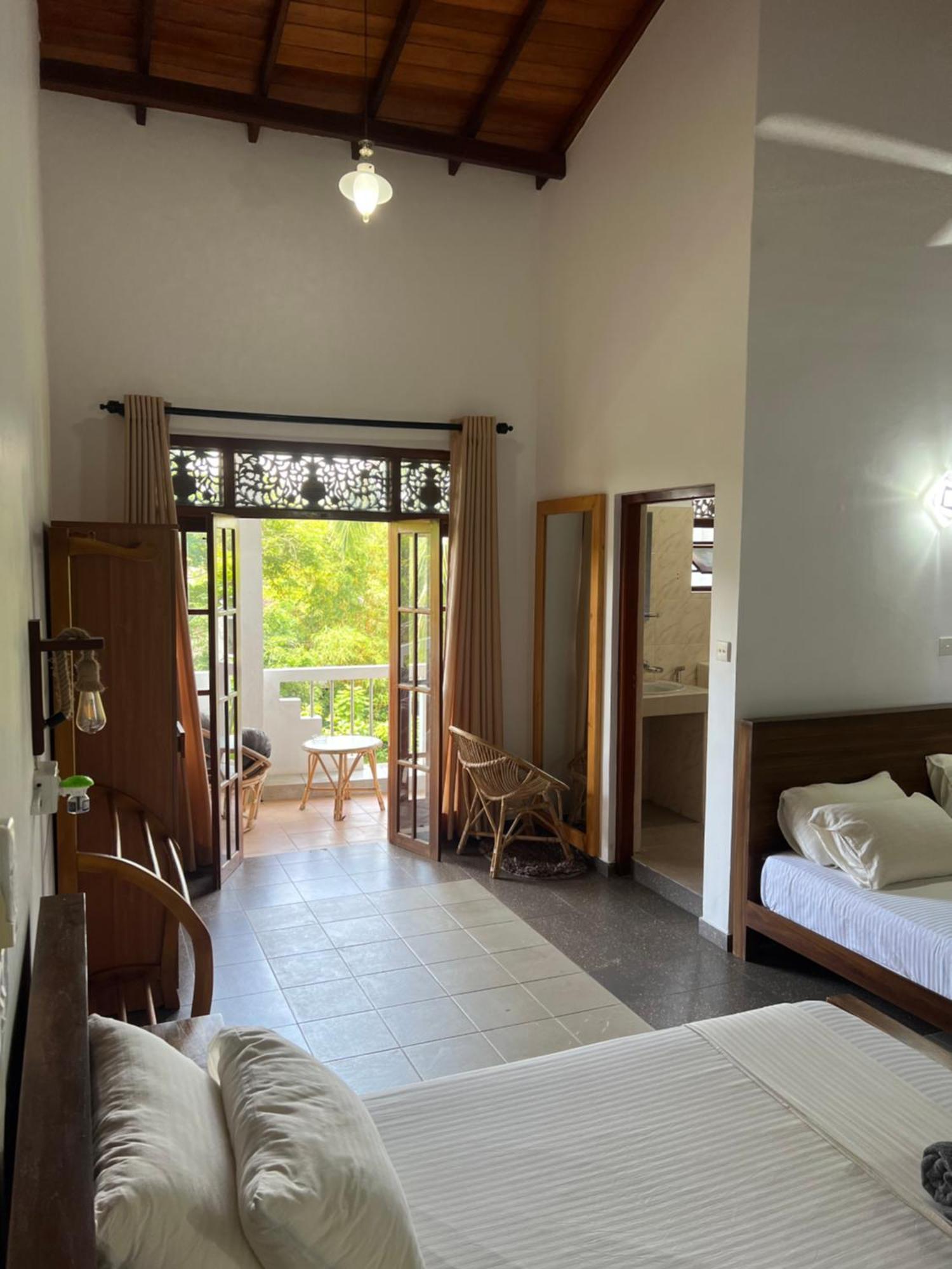 Hummus Hostel Hikkaduwa Ngoại thất bức ảnh