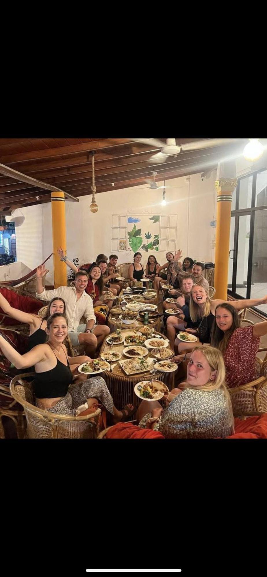 Hummus Hostel Hikkaduwa Ngoại thất bức ảnh